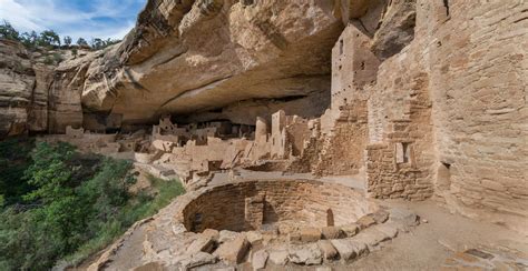 Cliffs of the Puebloan World: Architectural Wonders and Cultural Shifts in the 11th Century American Southwest